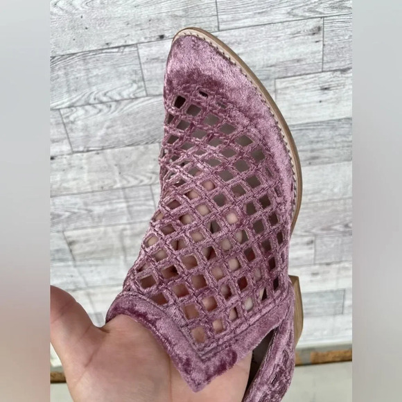 Jeffrey Campbell Taggart Booties in lush blush velvet size 8.5 - Picture 13 of 13